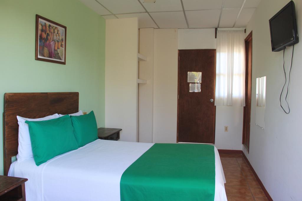 Hotel Puerto Piedra ปูแอร์โตเอสกอนดิโด ภายนอก รูปภาพ